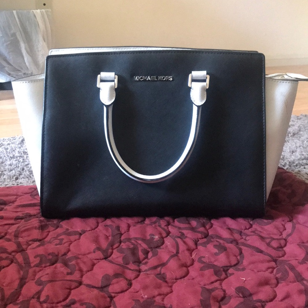 Authentic Michael Kors Selma Medium Satchel